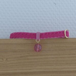 猫の首輪　トリミングブレード　くるくる模様　ピンク