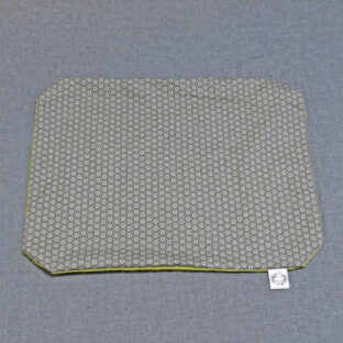 猫のためのマットのカバー布　ふわふわ用NO.1　Silver Drops-Ovel Elements　＜受注生産＞